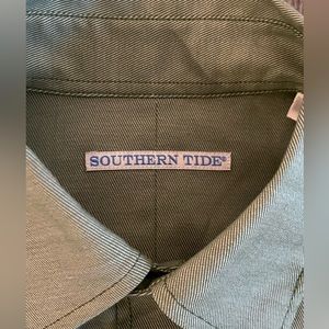 Southern Tide Green Long Sleeve Button Up Shirt Mens size Medium Cotton